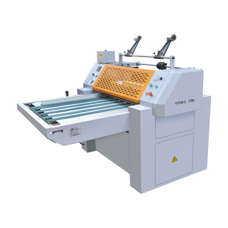 Come funziona una macchina per laminazione manuale?